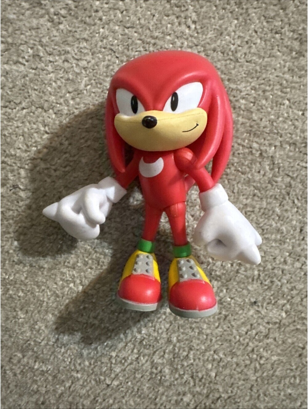 Tomy Classic Knuckles Sonic Hedgehog Action Figure 2.5"